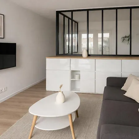 Apartment 2 Pieces Idealement Situe A Cote De Montmartre Paris