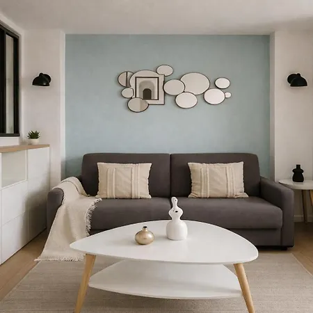 Apartment 2 Pieces Idealement Situe A Cote De Montmartre Paris