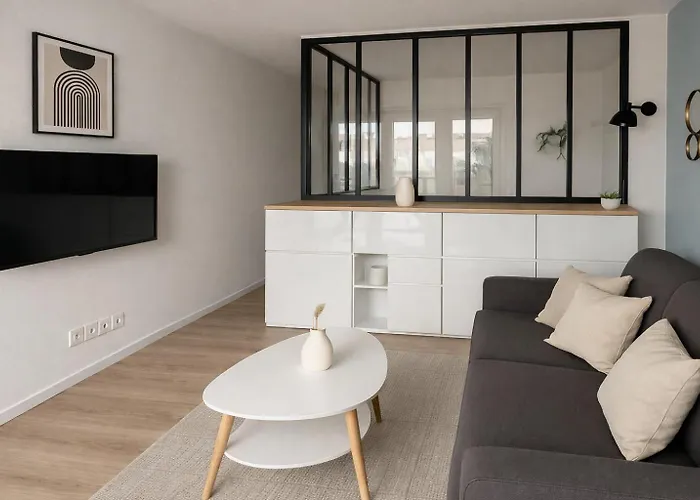 Apartment 2 Pieces Idealement Situe A Cote De Montmartre Paris